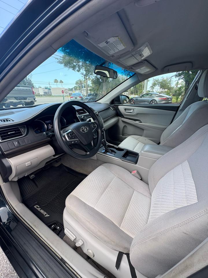 Toyota Camry SE 2017