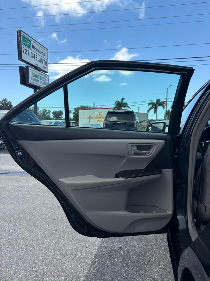 Toyota Camry SE 2017