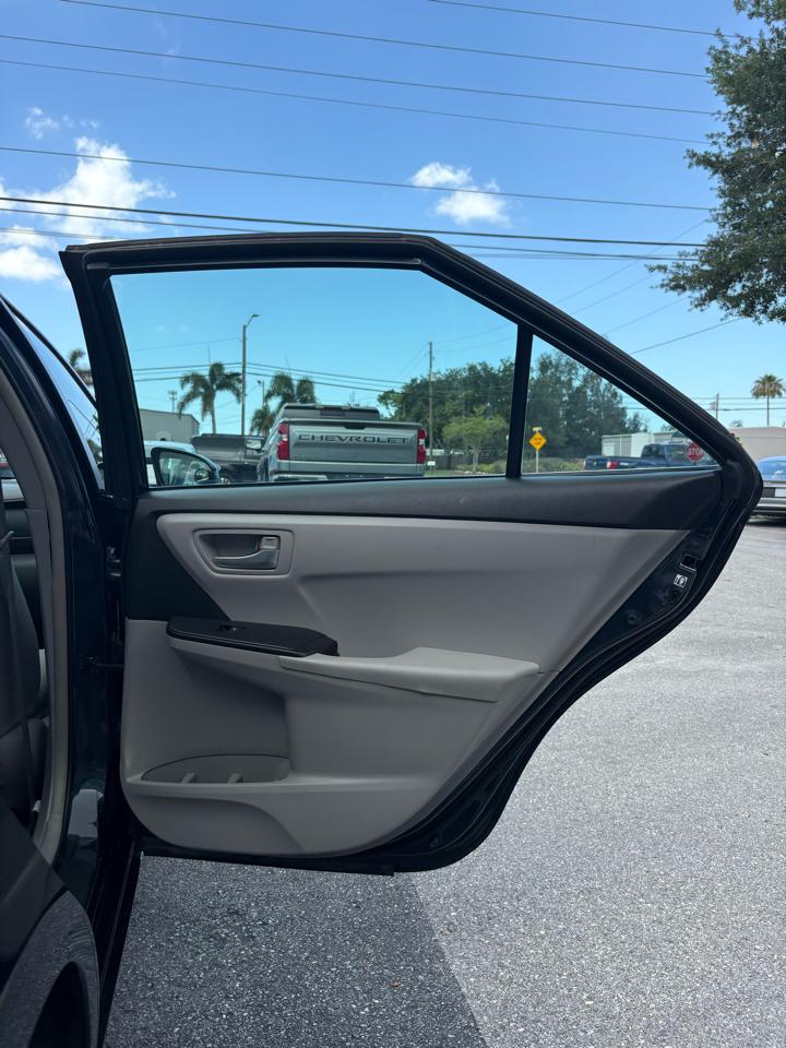 Toyota Camry SE 2017