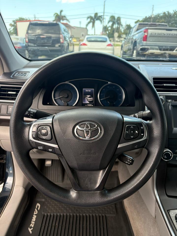 Toyota Camry SE 2017