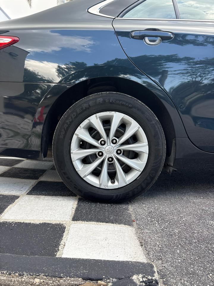 Toyota Camry SE 2017