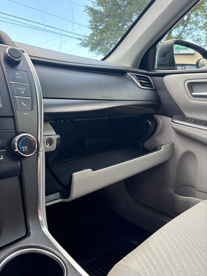 Toyota Camry SE 2017