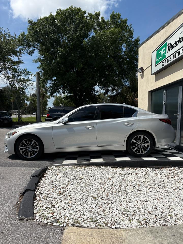 Infiniti Q50 3.0t LUXE RWD 2018
