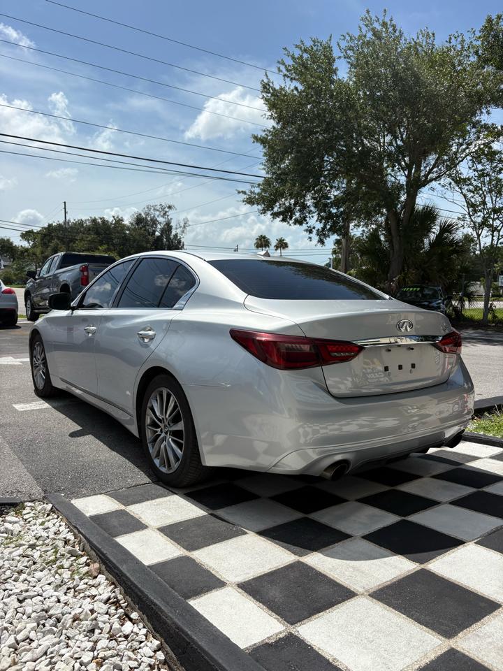 Infiniti Q50 3.0t LUXE RWD 2018