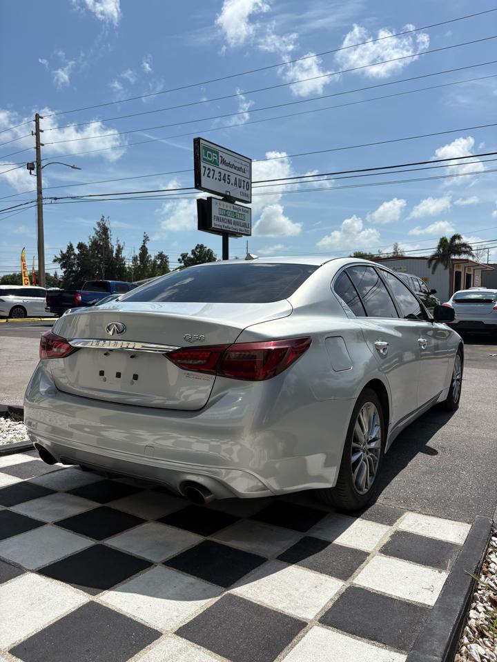 Infiniti Q50 3.0t LUXE RWD 2018