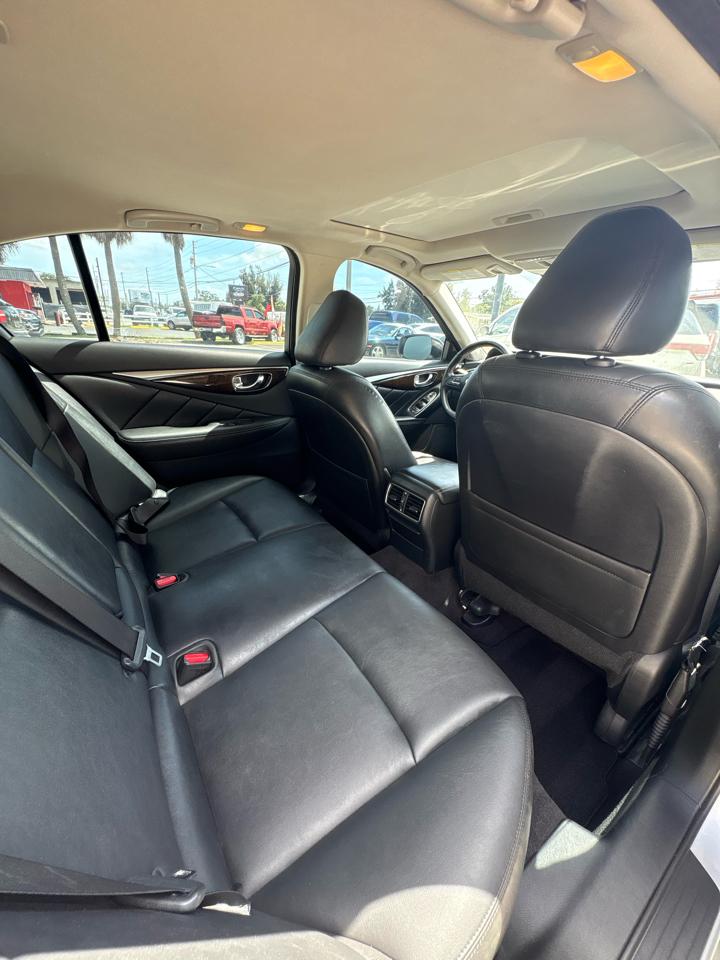 Infiniti Q50 3.0t LUXE RWD 2018