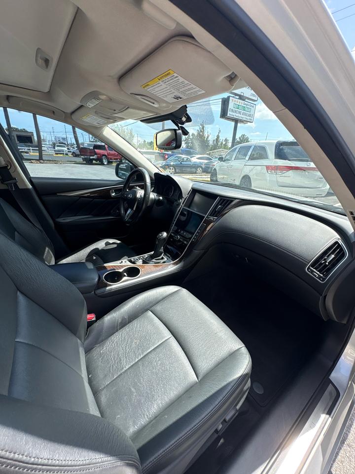 Infiniti Q50 3.0t LUXE RWD 2018