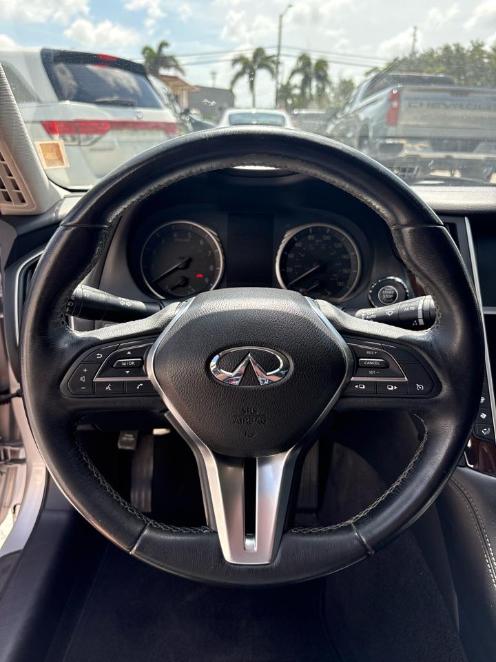 Infiniti Q50 3.0t LUXE RWD 2018