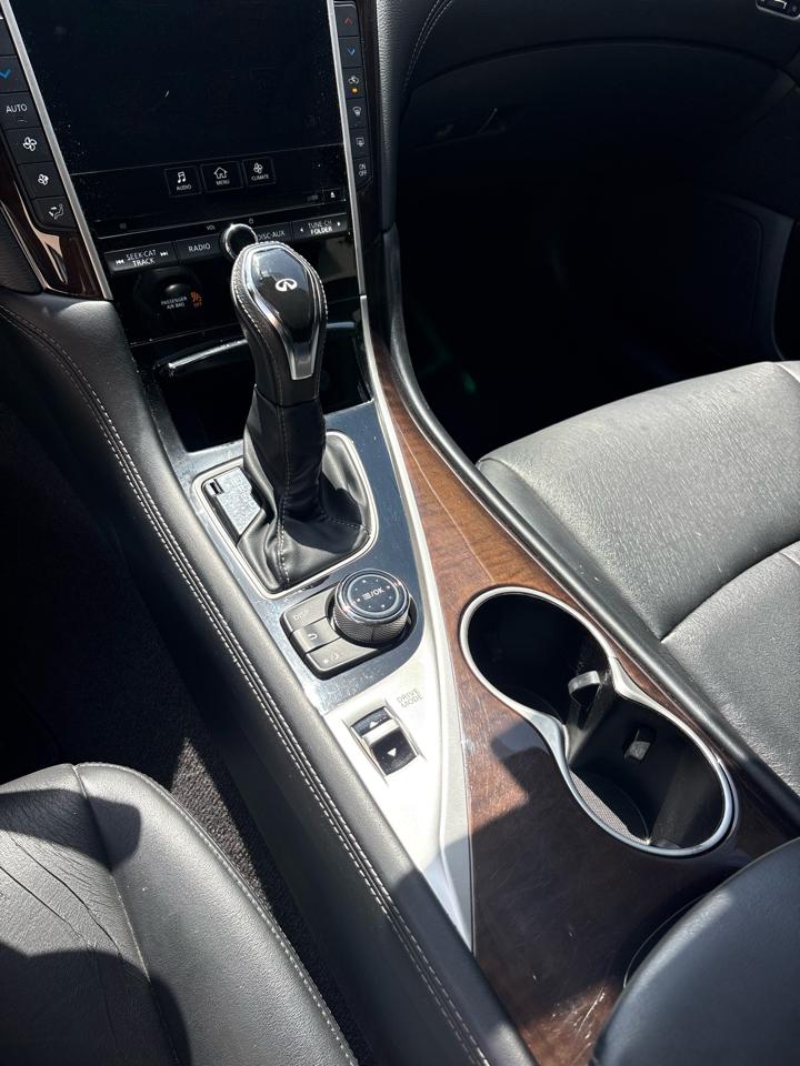 Infiniti Q50 3.0t LUXE RWD 2018