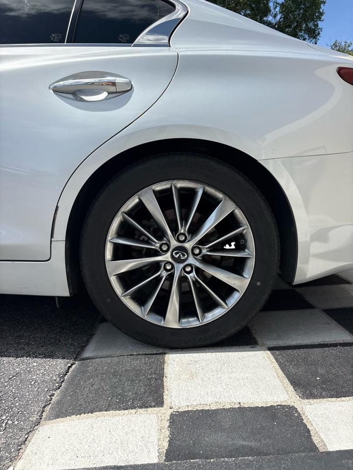 Infiniti Q50 3.0t LUXE RWD 2018