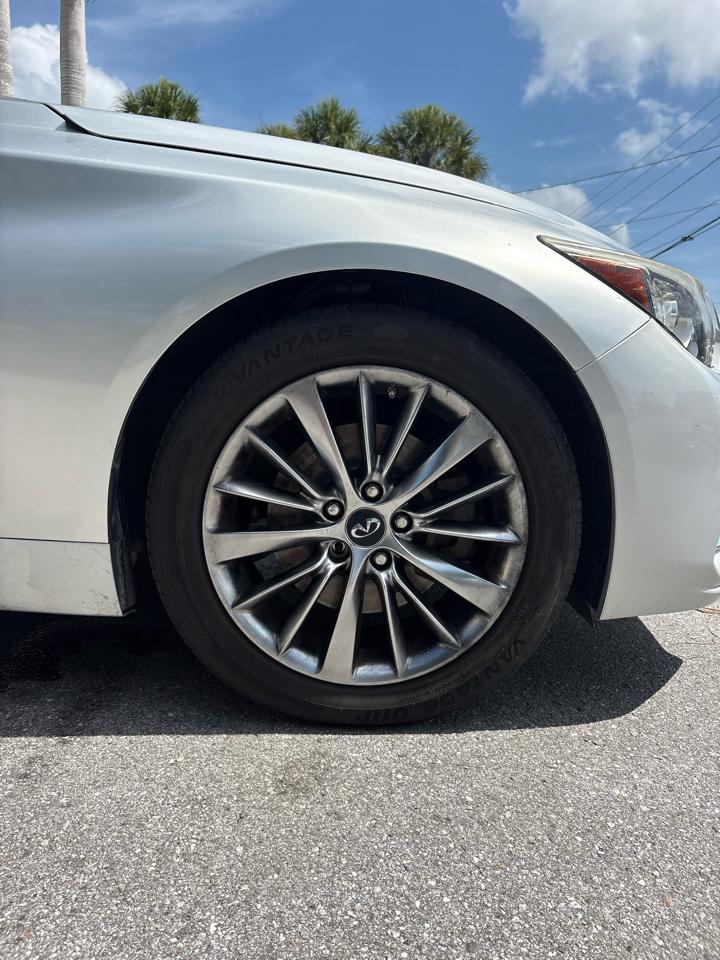 Infiniti Q50 3.0t LUXE RWD 2018