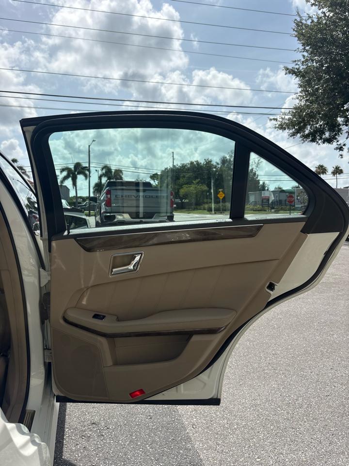 Mercedes-Benz E-Class E350 Sedan 4MATIC 2010
