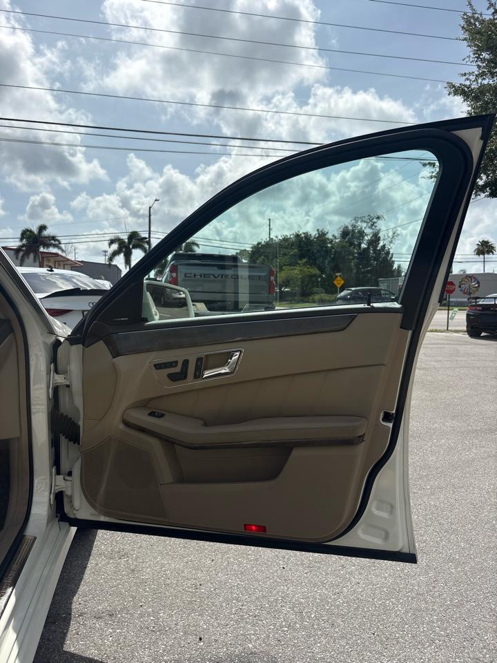 Mercedes-Benz E-Class E350 Sedan 4MATIC 2010