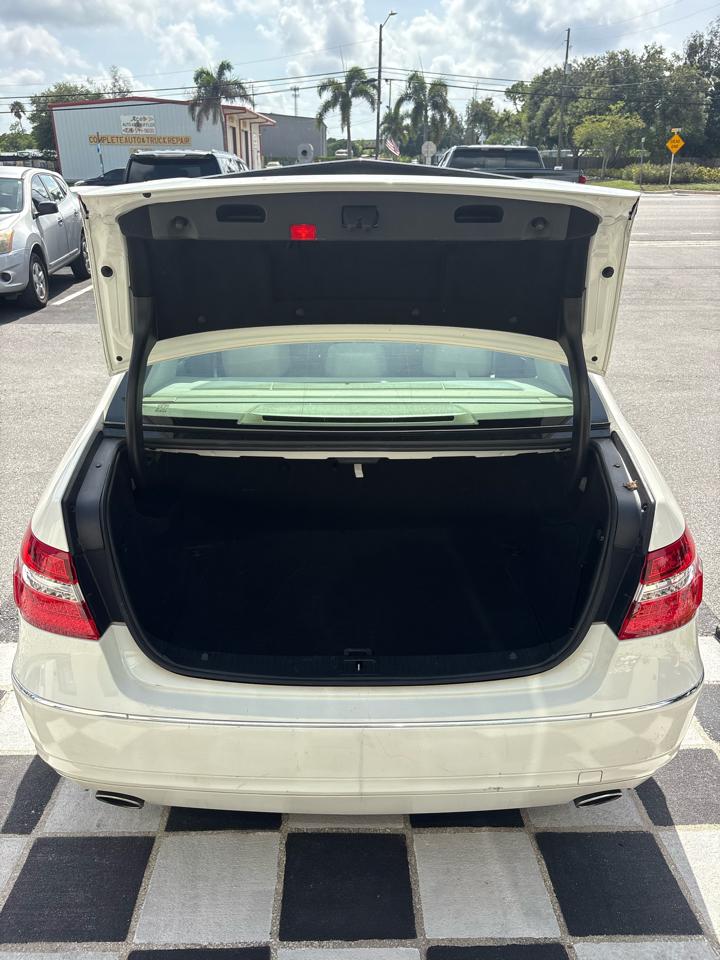 Mercedes-Benz E-Class E350 Sedan 4MATIC 2010