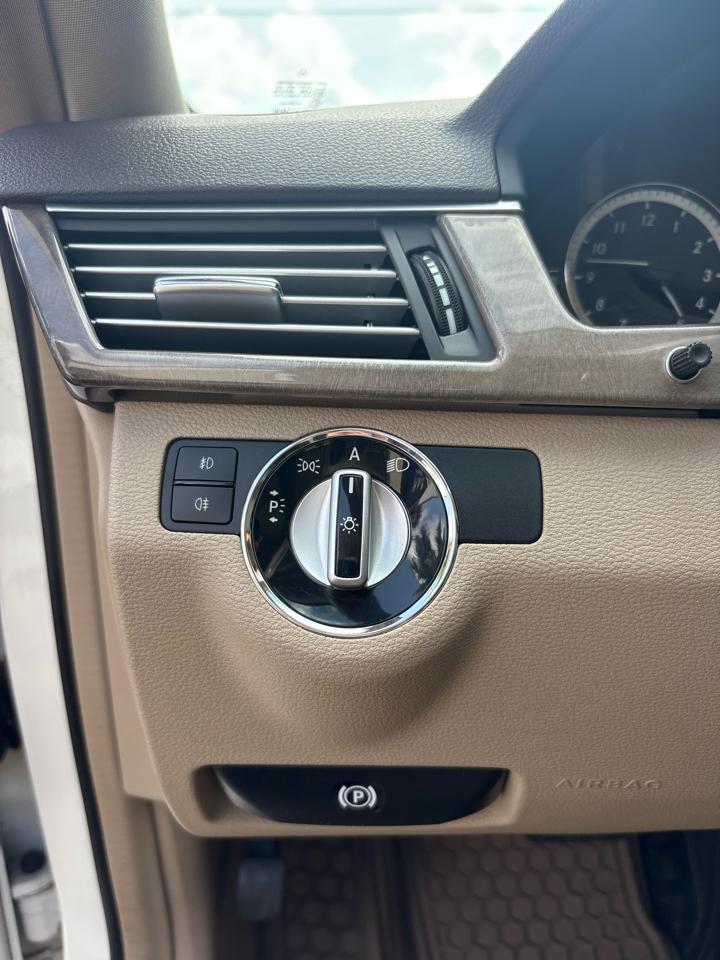 Mercedes-Benz E-Class E350 Sedan 4MATIC 2010