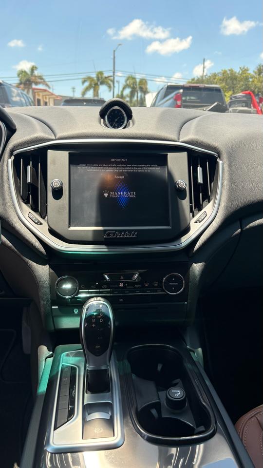 Maserati Ghibli 4dr Sdn 2014