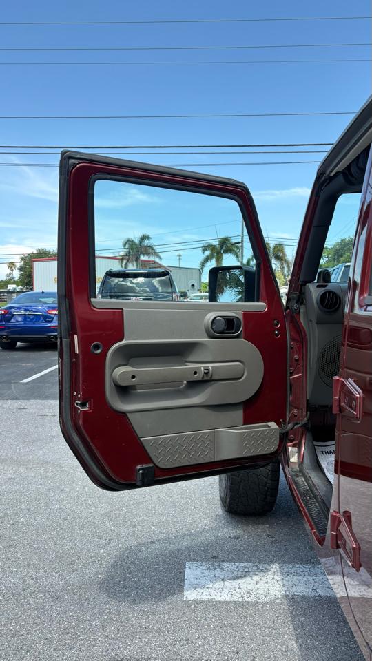 Jeep Wrangler Unlimited Sahara 2WD 2007