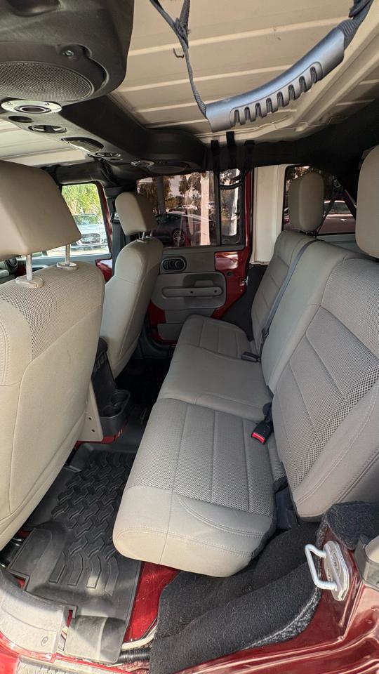 Jeep Wrangler Unlimited Sahara 2WD 2007