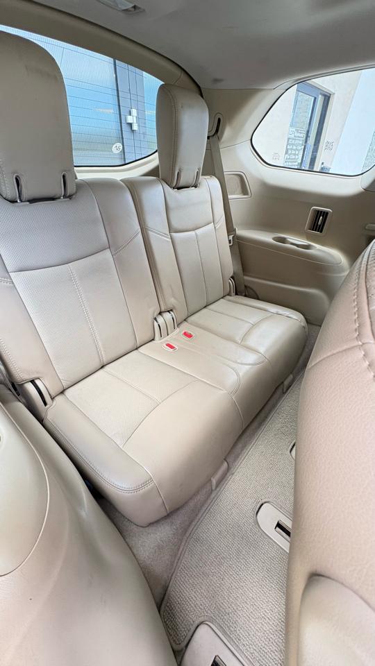 Nissan Pathfinder LE 2WD 2013