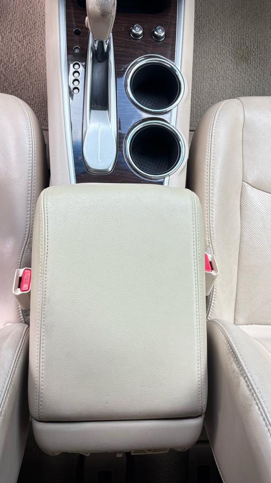 Nissan Pathfinder LE 2WD 2013