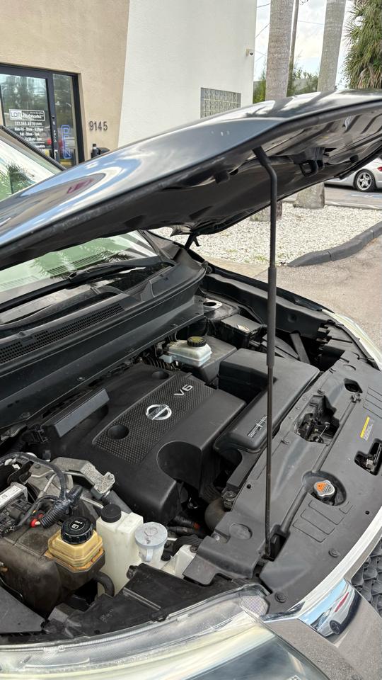 Nissan Pathfinder LE 2WD 2013