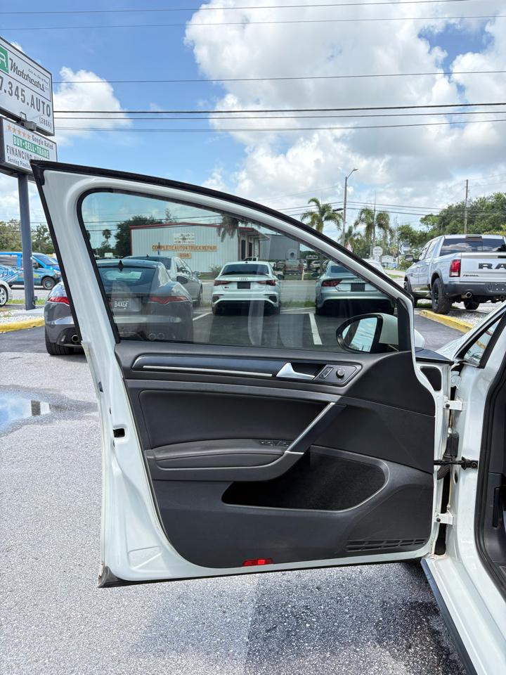 Volkswagen GTI SE 6M 4-Door 2015