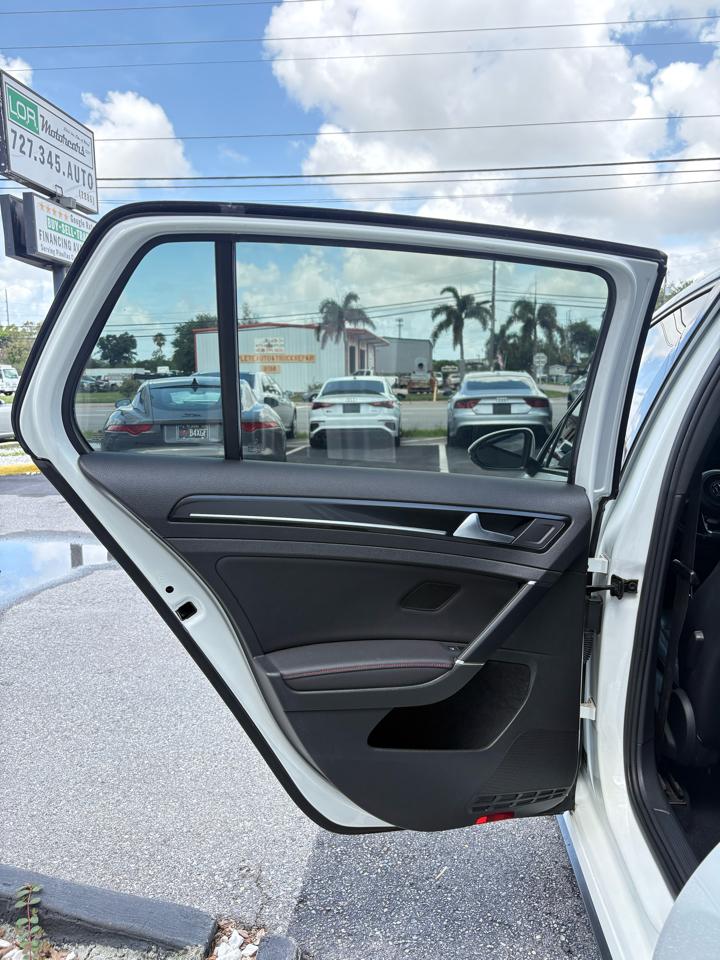 Volkswagen GTI SE 6M 4-Door 2015