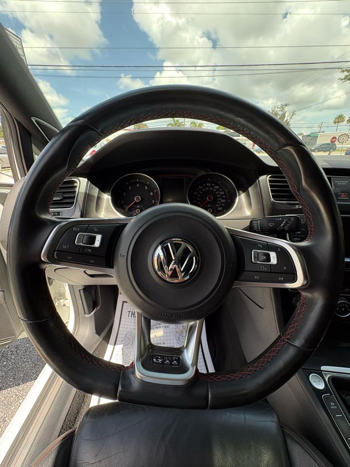 Volkswagen GTI SE 6M 4-Door 2015