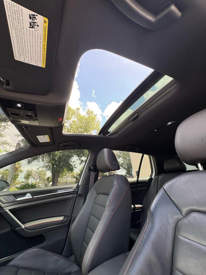 Volkswagen GTI SE 6M 4-Door 2015