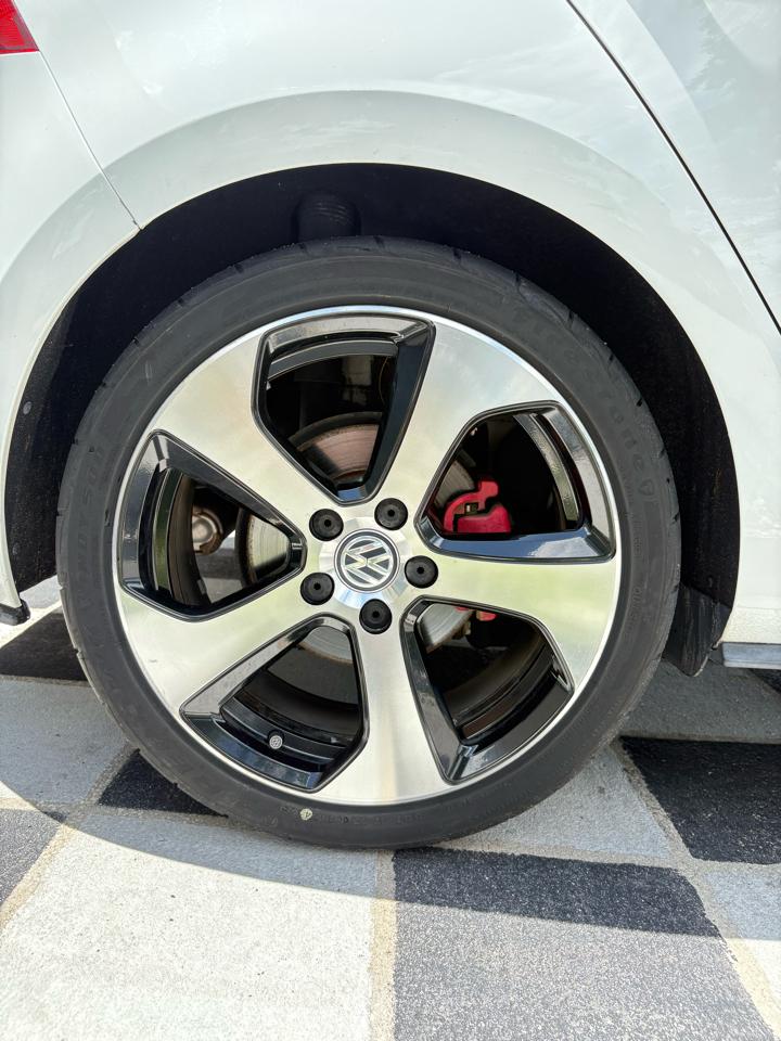 Volkswagen GTI SE 6M 4-Door 2015