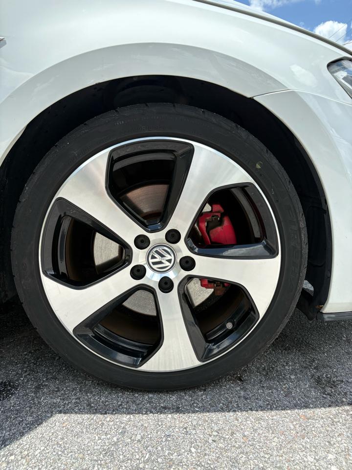 Volkswagen GTI SE 6M 4-Door 2015