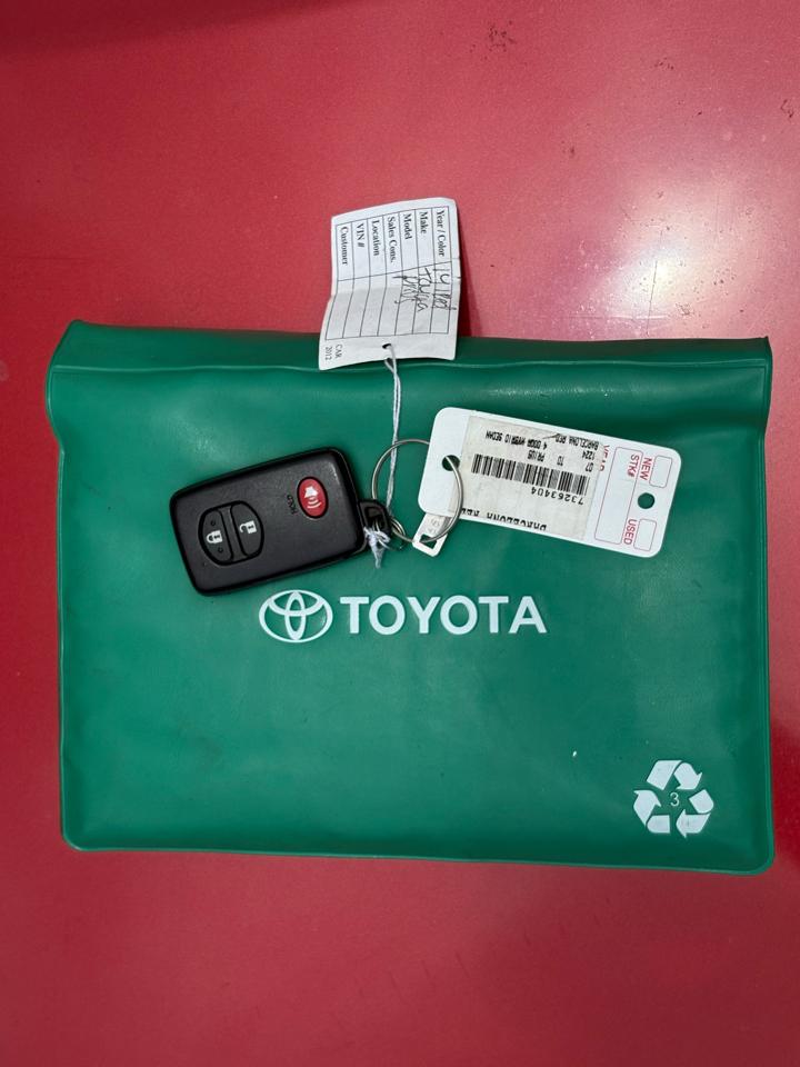 Toyota Prius Three 2014