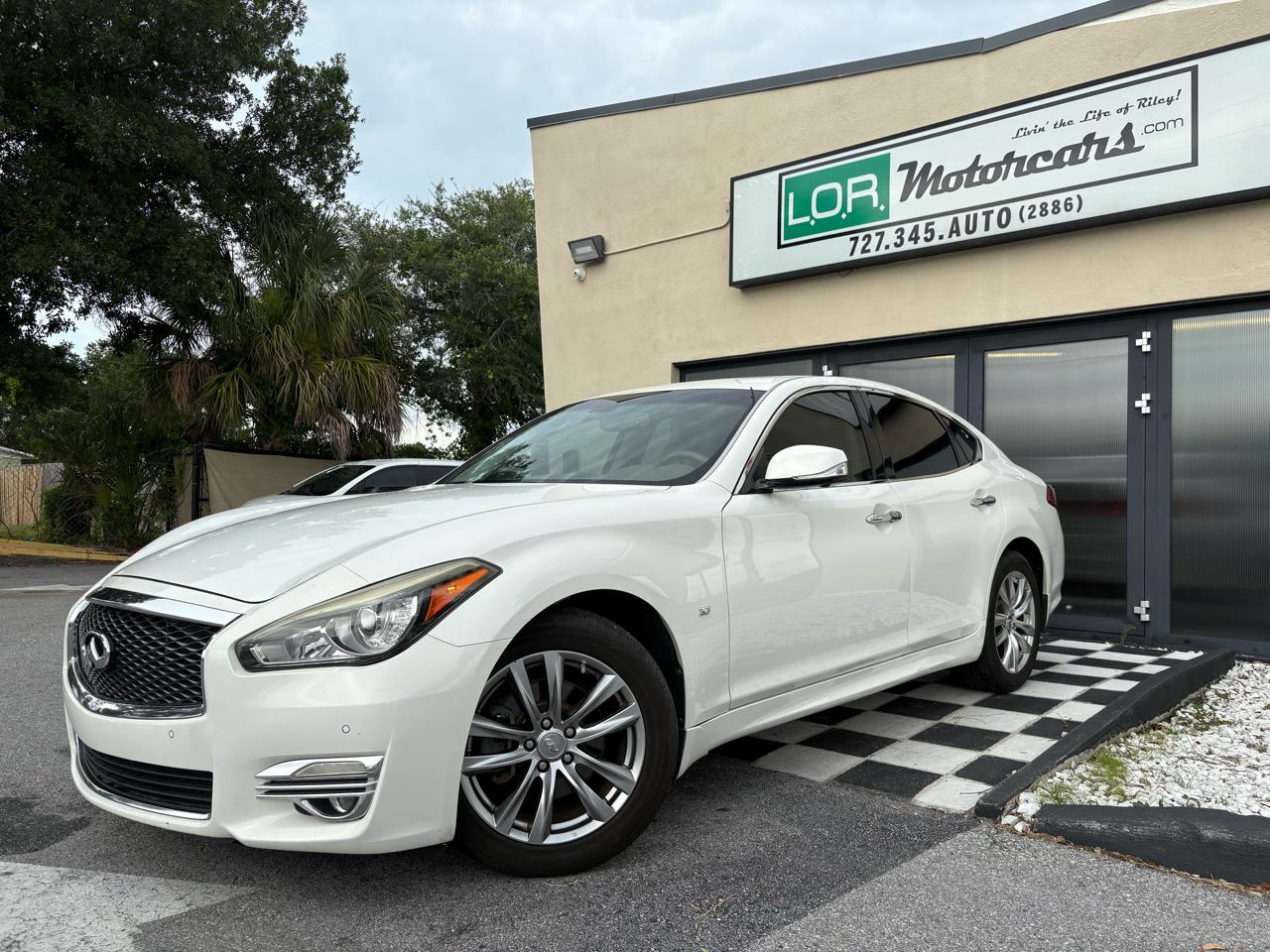 2015 Infiniti Q70 3.7