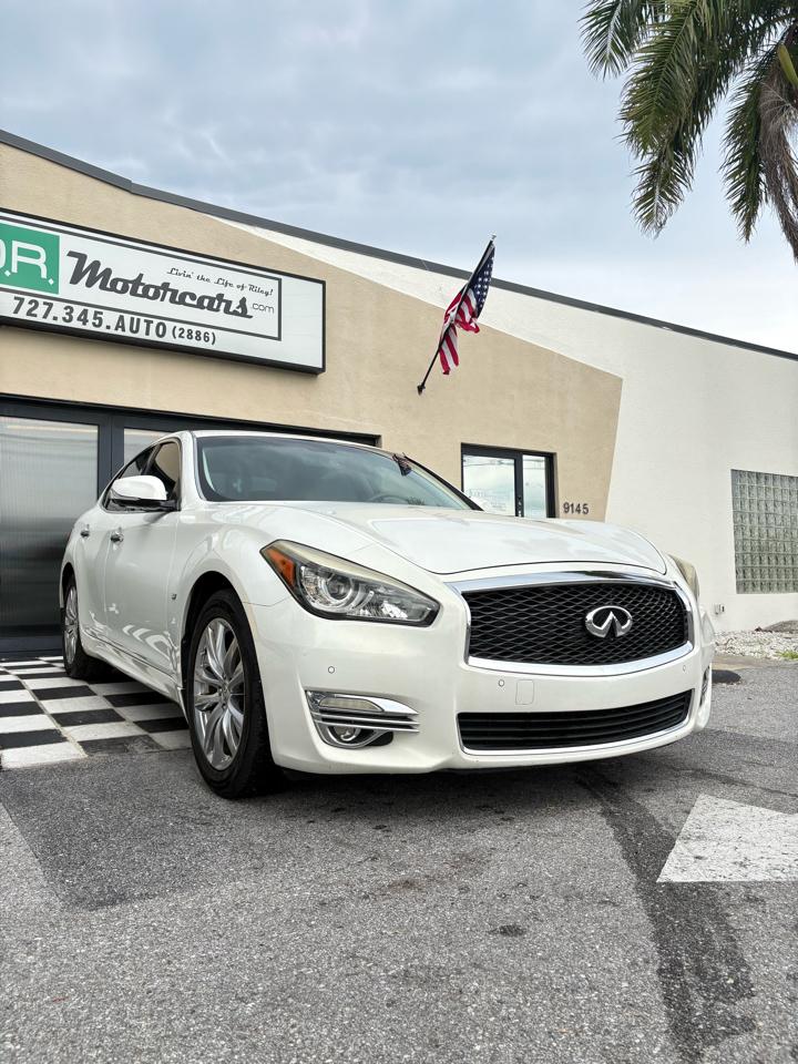 Infiniti Q70 3.7 2015