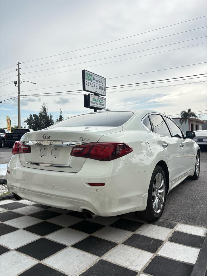 Infiniti Q70 3.7 2015