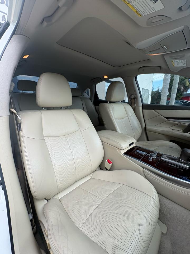 Infiniti Q70 3.7 2015