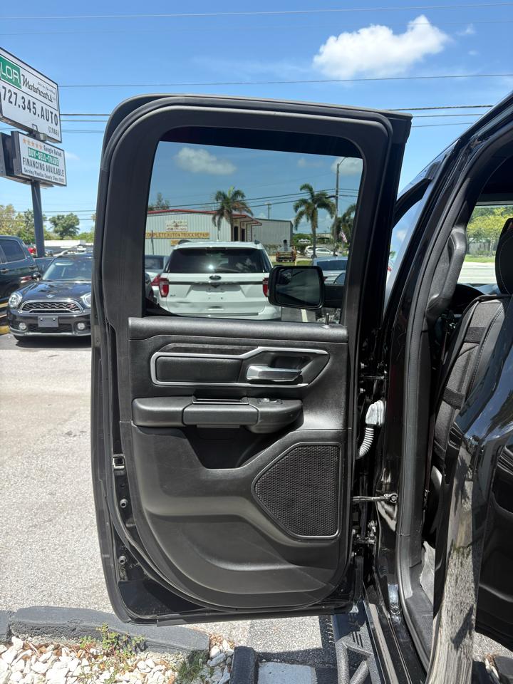 RAM 1500 Big Horn Quad Cab 4WD 2022