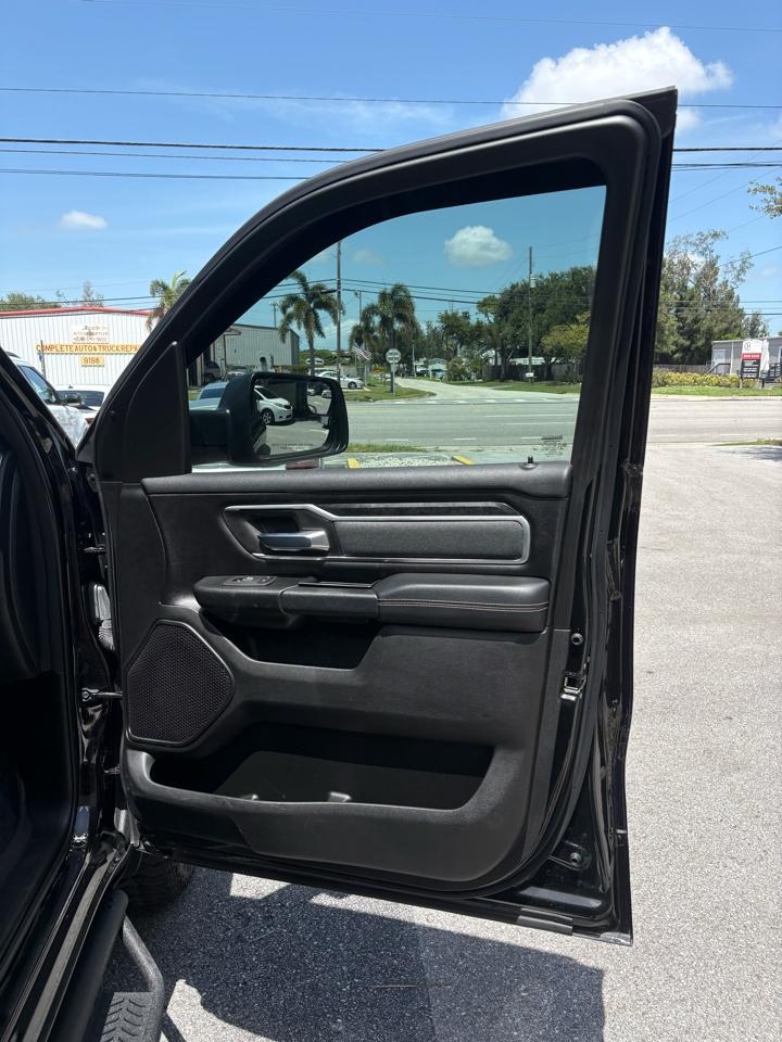 RAM 1500 Big Horn Quad Cab 4WD 2022