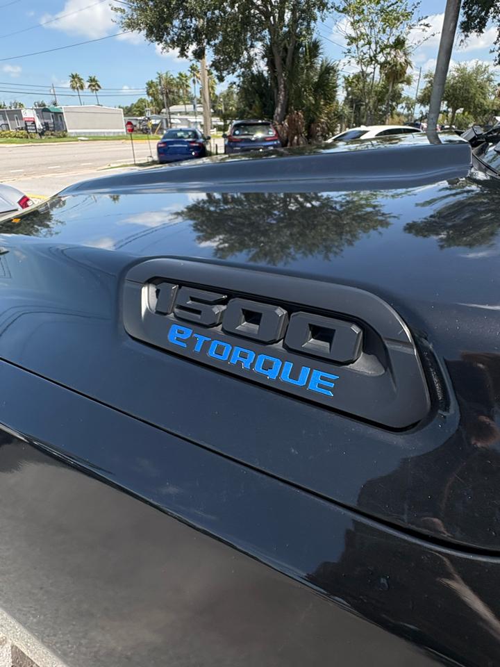 RAM 1500 Big Horn Quad Cab 4WD 2022