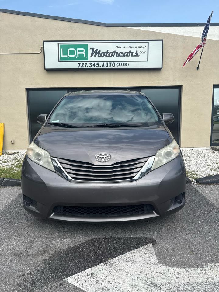 Toyota Sienna LE FWD 8-Passenger V6 2016