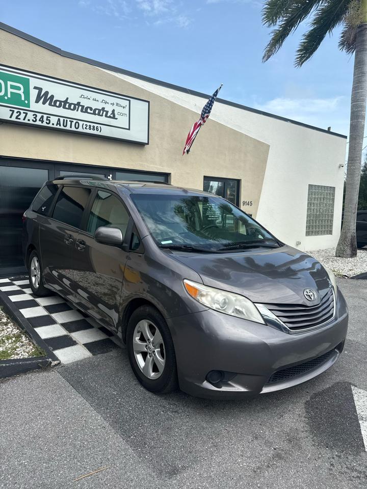 Toyota Sienna LE FWD 8-Passenger V6 2016
