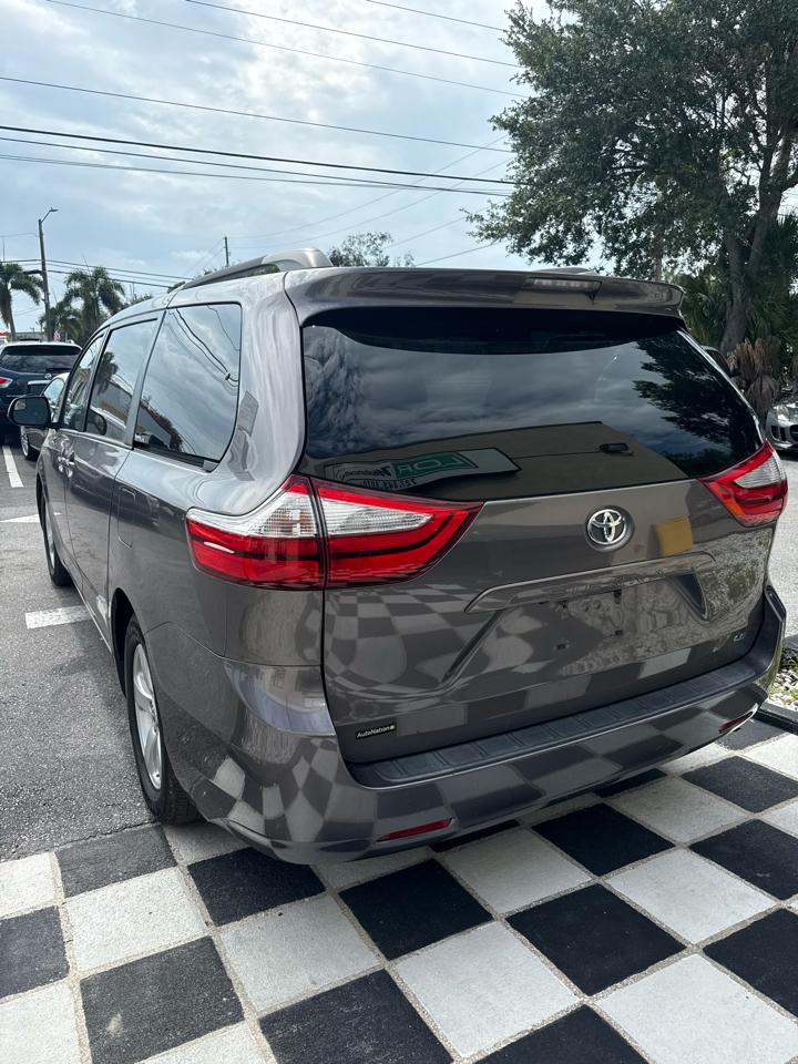 Toyota Sienna LE FWD 8-Passenger V6 2016