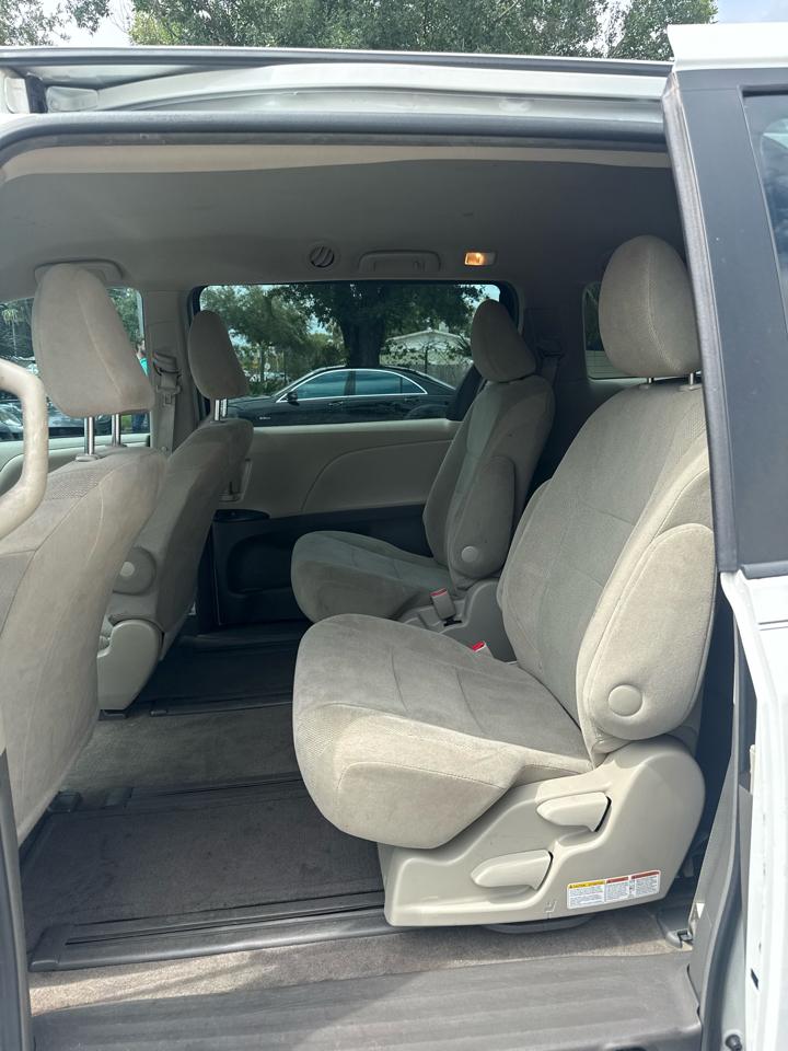 Toyota Sienna L FWD 7-Passenger V6 2016