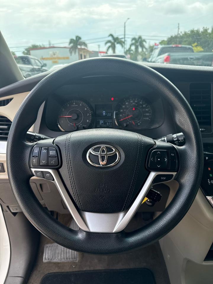 Toyota Sienna L FWD 7-Passenger V6 2016