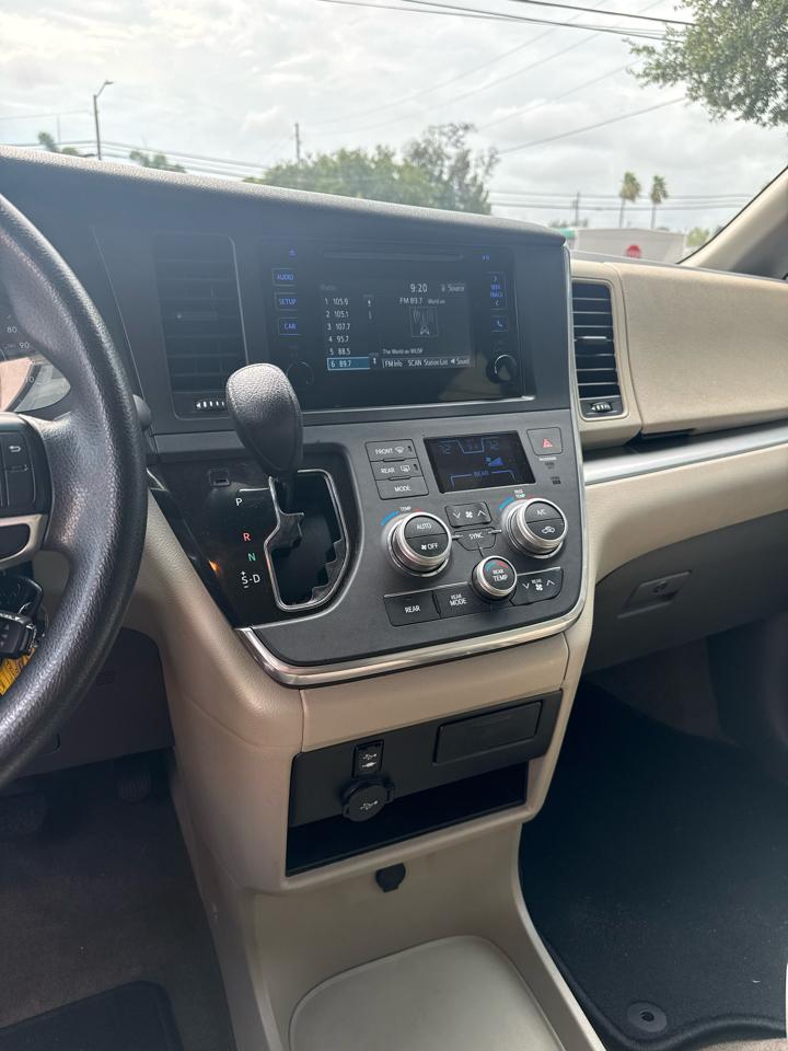 Toyota Sienna L FWD 7-Passenger V6 2016