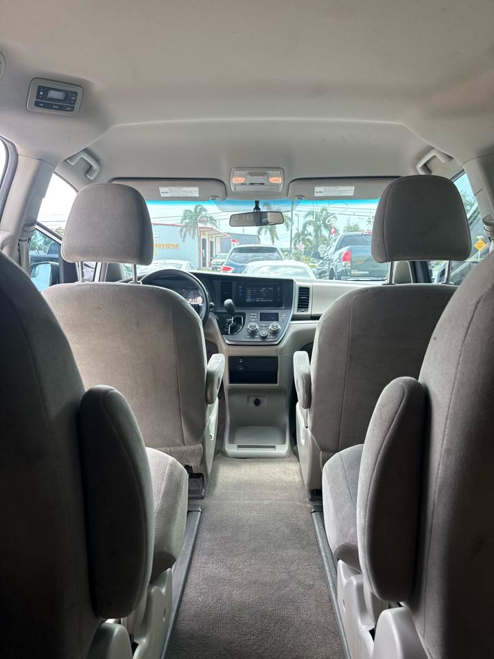 Toyota Sienna L FWD 7-Passenger V6 2016
