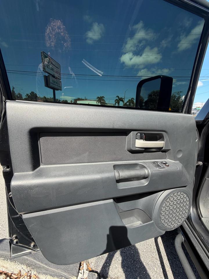 Toyota FJ Cruiser 4WD 2011