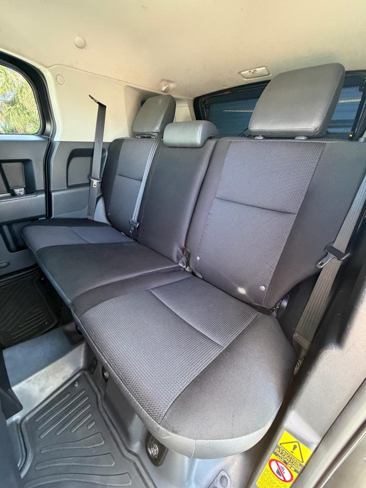 Toyota FJ Cruiser 4WD 2011