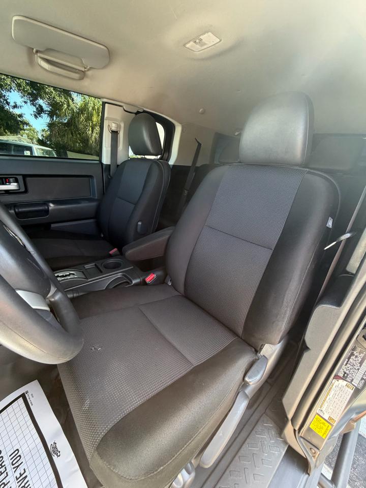 Toyota FJ Cruiser 4WD 2011