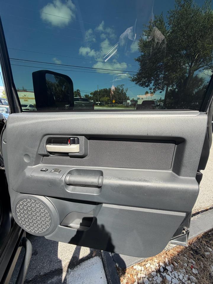 Toyota FJ Cruiser 4WD 2011